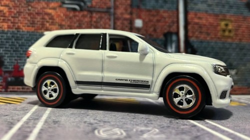 Custom redline white jeep - '19,